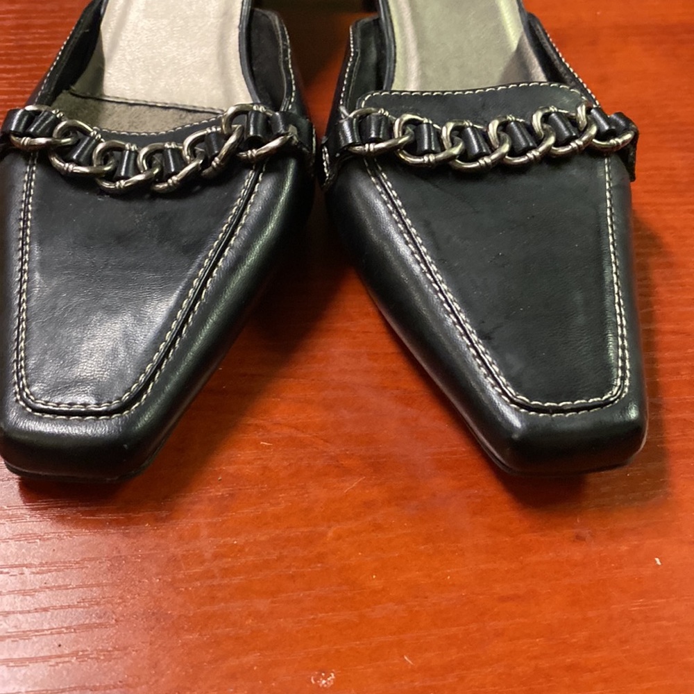 Predictions BNWOT chain mule kitten heels - Picture 3 of 6